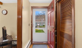 9 Valley Dr, Bristol, RI 02809