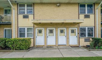 700 Broadway 47, Amityville, NY 11701