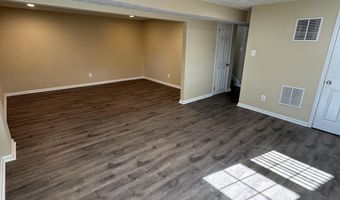 8001 HAMMOND St, Alexandria, VA 22309