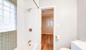 706 W GLEBE Rd, Alexandria, VA 22305