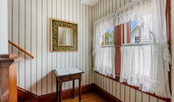 25 University Ter, Burlington, VT 05401