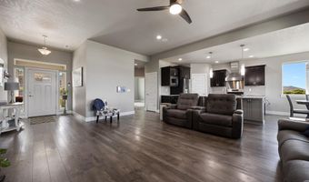 20702 E Berry Dr, Benton City, WA 99320