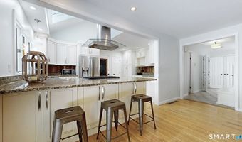 285 Wooding Hill Rd, Bethany, CT 06524