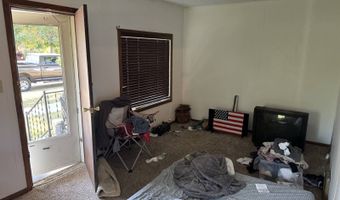 606 Ohmer St, Bottineau, ND 58318