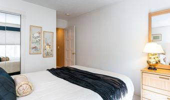 2 Turnberry Cir 113, Bedford, NH 03110