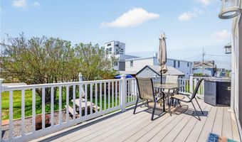 6 Arbeth Ave, Narragansett, RI 02882