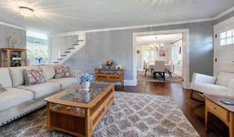 9 Ocean Ave, Amityville, NY 11701