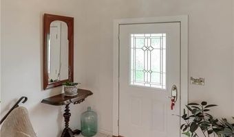 6 Potter Ln, Airmont, NY 10901