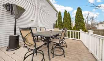 22 Connecticut Ave, Middletown, RI 02842