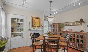 275 Hope St, Bristol, RI 02809