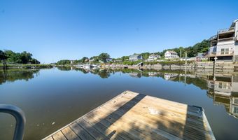 5 Shore Dr, Branford, CT 06405