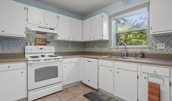 172 Briarfield Ave, Biloxi, MS 39531