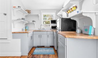 116 Nayatt Rd, Barrington, RI 02806