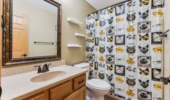 1124 12th Ave SE, Altoona, IA 50009