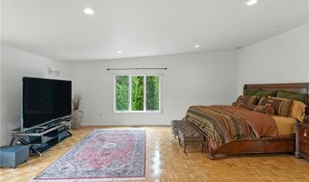 129 Valerie Ct, Cranston, RI 02921