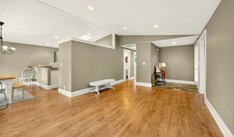 767 Twin Pines Cir, Ashland, OR 97520