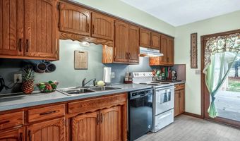 1006 Baretta Ct, Aurora, MO 65605