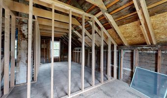 529 Riverside Dr, Auburn, ME 04210