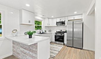 233 S Division St, Auburn, IN 46706