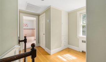 2 Carvin Ct, Warwick, RI 02886