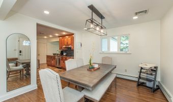 18 Evergreen Dr, Bayonne, NJ 07035