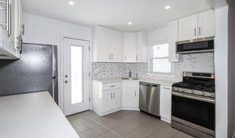 132 Bethel Rd, Albertson, NY 11507