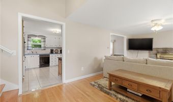 35 Superior View Blvd, North Providence, RI 02911