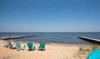 45 E LAKE Dr, Annapolis, MD 21403