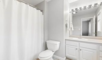 9 Hubbard Rd, Amherst, NH 03031