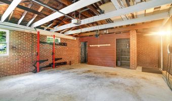 2420 N TAYLOR St, Arlington, VA 22207