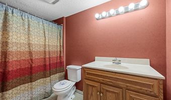 1108 E 3rd St, Anamosa, IA 52205