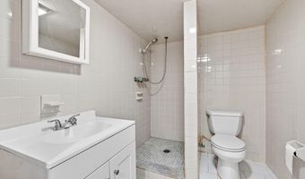 28 Willow St, Bayonne, NJ 07002