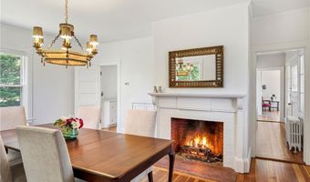 84 Rodman St, Narragansett, RI 02882