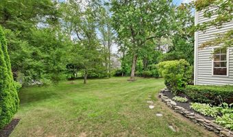 28 Loudon Pkwy, Albany, NY 12211