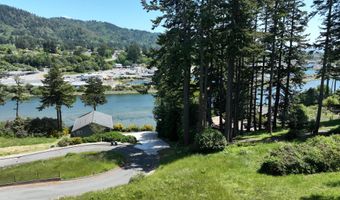 337 SPRUCE Dr, Brookings, OR 97415
