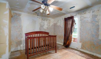 427 Morgan Ave, Aurora, MO 65605