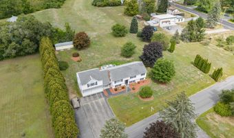 6 Gumpas Hill Rd, Pelham, NH 03076