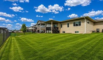 827 33rd Ct SW, Altoona, IA 50009