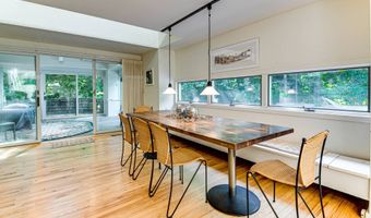 11 Heatherwood Ln, Amagansett, NY 11930