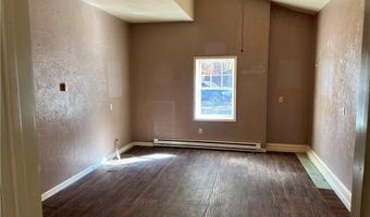 1194 Van Winkle Dr, Ashtabula, OH 44004