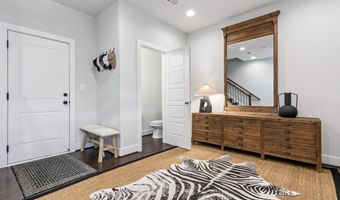 1924 CHAPMAN Ave 10, Rockville, MD 20852