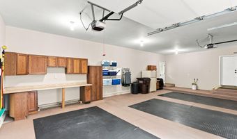 3235 Lakeview Dr, Allegan, MI 49010