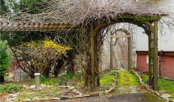 5075 Old Post Rd, Charlestown, RI 02813