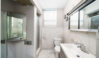 20 W 22ND St, Bayonne, NJ 07002