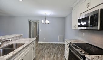 717 Chancery Ln, Aberdeen, NC 28315