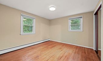 23 Nolan Dr, Bloomfield, CT 06002