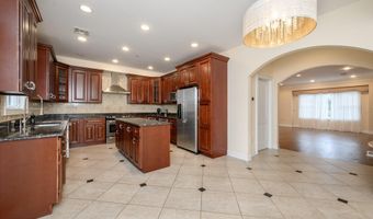 25 White Oak Ln, Aberdeen, NJ 07747