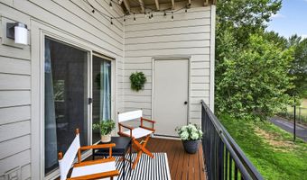 10295 SW Trapper Ter Bld#7, Beaverton, OR 97008