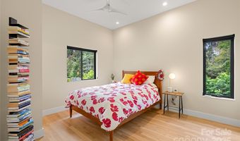 14 Starling Pass, Asheville, NC 28804