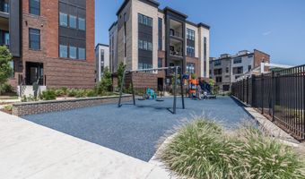 43442 CROSON Ln 100, Ashburn, VA 20148